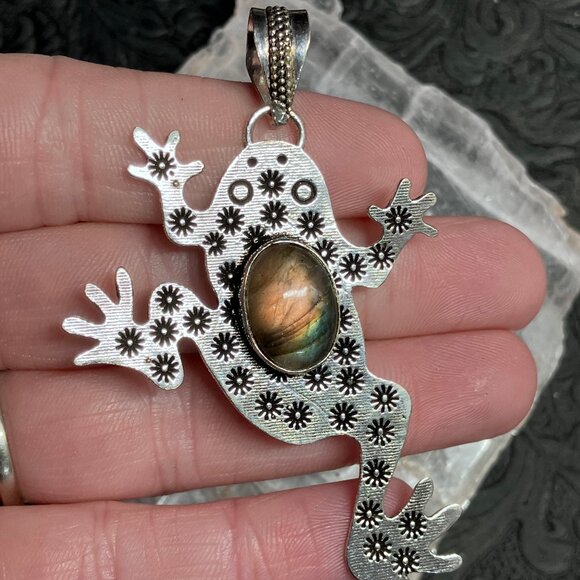 Frog Labradorite Pendant Gemstone Crystal Jewelry - Picture 5 of 6